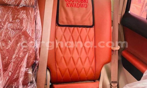 Sayi Na hannu Toyota Land Cruiser Prado White Mota in Accra a Greater Accra Sayi Na hannu Toyota Land Cruiser Prado White Mota in Accra a Greater Accra