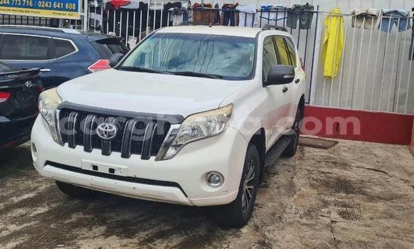 Sayi Na hannu Toyota Land Cruiser Prado White Mota in Accra a Greater Accra Sayi Na hannu Toyota Land Cruiser Prado White Mota in Accra a Greater Accra