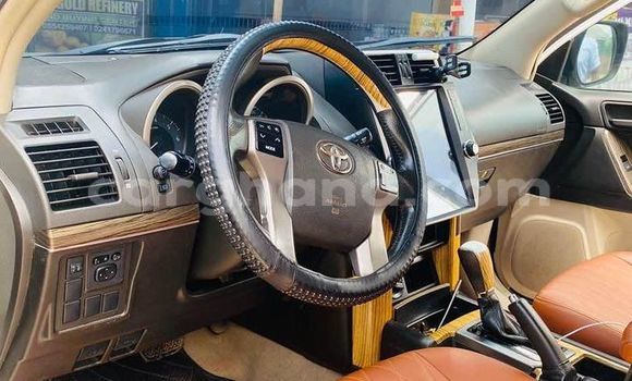 Sayi Na hannu Toyota Land Cruiser Prado White Mota in Accra a Greater Accra Sayi Na hannu Toyota Land Cruiser Prado White Mota in Accra a Greater Accra