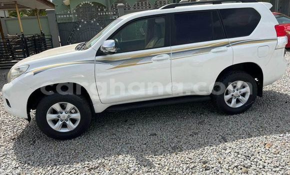Sayi Na hannu Toyota Land Cruiser Prado White Mota in Accra a Greater Accra Sayi Na hannu Toyota Land Cruiser Prado White Mota in Accra a Greater Accra