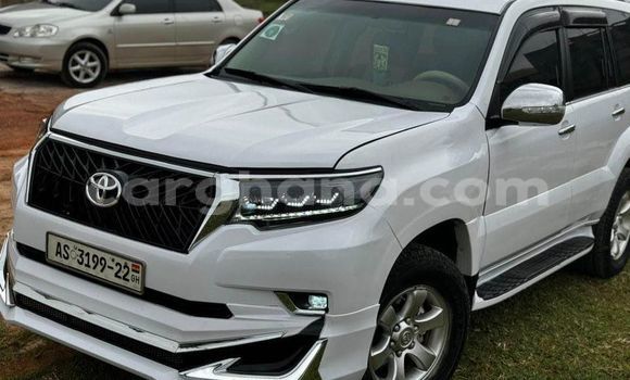 Ra Àlòkù Toyota Land Cruiser funfun Ọkọ̀ in Accra ni Greater Accra Ra Àlòkù Toyota Land Cruiser funfun Ọkọ̀ in Accra ni Greater Accra
