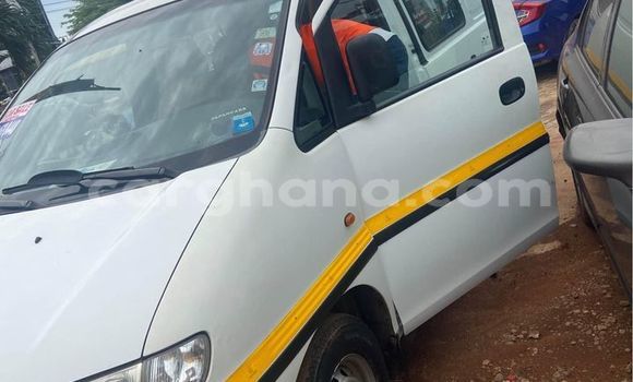 Ra Àlòkù Hyundai i10 funfun Ọkọ̀ in Accra ni Greater Accra Ra Àlòkù Hyundai i10 funfun Ọkọ̀ in Accra ni Greater Accra