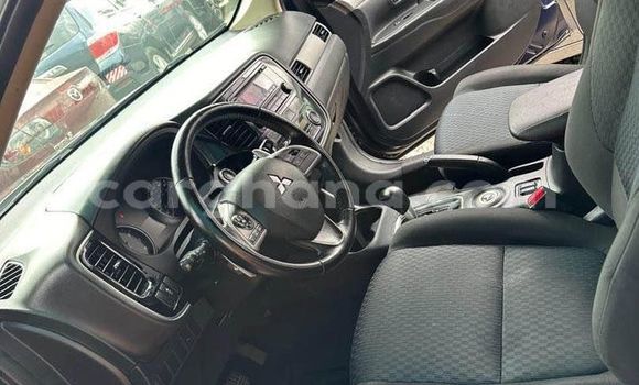 Ra Àlòkù Mitsubishi Outlander Black Ọkọ̀ in Accra ni Greater Accra Ra Àlòkù Mitsubishi Outlander Black Ọkọ̀ in Accra ni Greater Accra