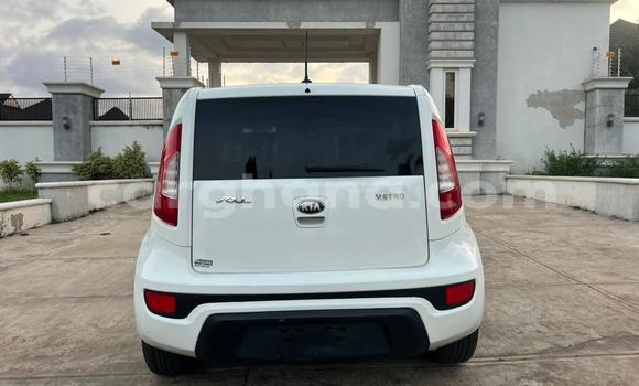 Ra Àlòkù Kia Soul funfun Ọkọ̀ in Iwọn didun ni Oorun Ra Àlòkù Kia Soul funfun Ọkọ̀ in Iwọn didun ni Oorun