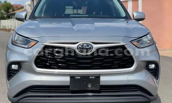 Sayi Na hannu Toyota Highlander Azurfa Mota in Accra a Greater Accra