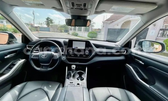 Sayi Na hannu Toyota Highlander Azurfa Mota in Accra a Greater Accra Sayi Na hannu Toyota Highlander Azurfa Mota in Accra a Greater Accra