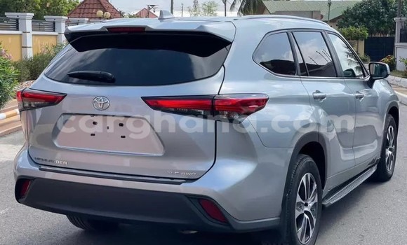 Sayi Na hannu Toyota Highlander Azurfa Mota in Accra a Greater Accra Sayi Na hannu Toyota Highlander Azurfa Mota in Accra a Greater Accra