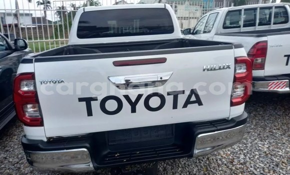 Ra Àlòkù Toyota Hilux funfun Ọkọ̀ in Accra ni Greater Accra Ra Àlòkù Toyota Hilux funfun Ọkọ̀ in Accra ni Greater Accra