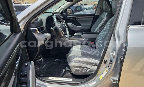 Buy Used Toyota Highlander Silver Car in Tema in Greater Accra Buy Used Toyota Highlander Silver Car in Tema in Greater Accra