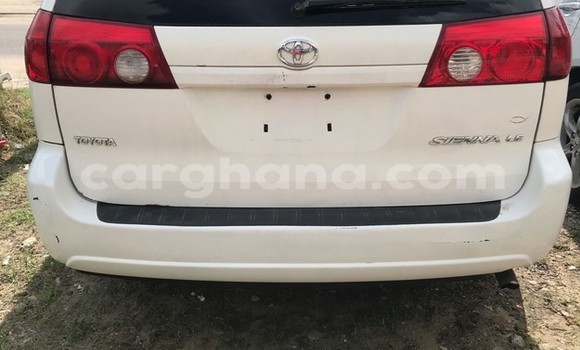 Buy Used Toyota Sienna White Car in Sekondi in Western Buy Used Toyota Sienna White Car in Sekondi in Western