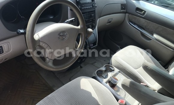 Buy Used Toyota Sienna White Car in Sekondi in Western Buy Used Toyota Sienna White Car in Sekondi in Western