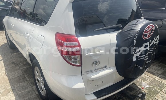 Buy Used Toyota RAV4 White Car in Sekondi in Western Buy Used Toyota RAV4 White Car in Sekondi in Western