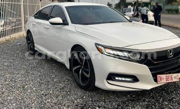 Ra Àlòkù Honda Accord funfun Ọkọ̀ in Accra ni Greater Accra Ra Àlòkù Honda Accord funfun Ọkọ̀ in Accra ni Greater Accra
