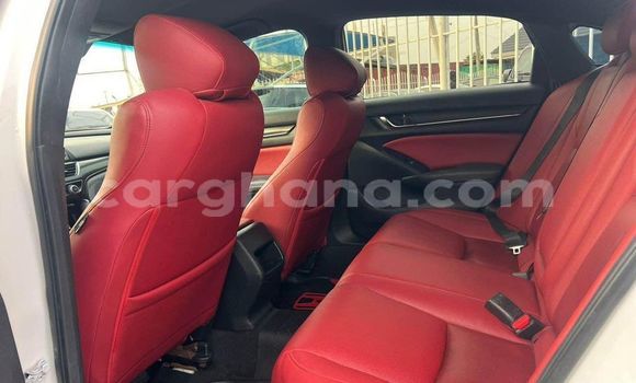 Ra Àlòkù Honda Accord funfun Ọkọ̀ in Accra ni Greater Accra Ra Àlòkù Honda Accord funfun Ọkọ̀ in Accra ni Greater Accra