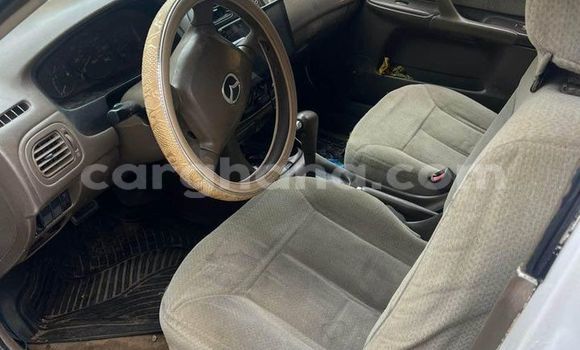 Sayi Na hannu Mazda Protege White Mota in Accra a Greater Accra Sayi Na hannu Mazda Protege White Mota in Accra a Greater Accra