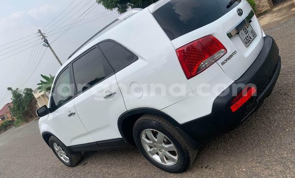 Sayi Na hannu Kia Sorento White Mota in Accra a Greater Accra Sayi Na hannu Kia Sorento White Mota in Accra a Greater Accra