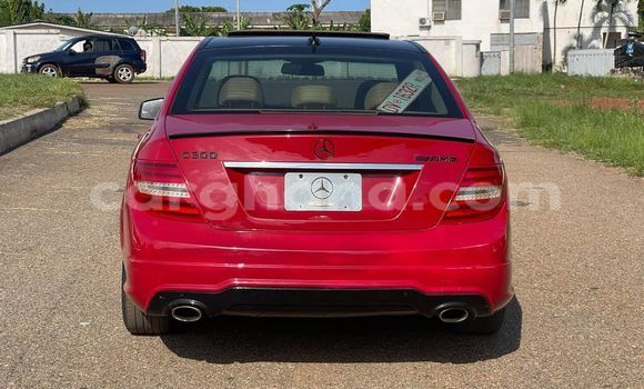 Ra Àlòkù Mercedes‒Benz C–Class Red Ọkọ̀ in Accra ni Greater Accra Ra Àlòkù Mercedes‒Benz C–Class Red Ọkọ̀ in Accra ni Greater Accra