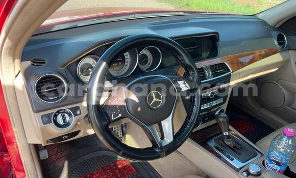 Ra Àlòkù Mercedes‒Benz C–Class Red Ọkọ̀ in Accra ni Greater Accra Ra Àlòkù Mercedes‒Benz C–Class Red Ọkọ̀ in Accra ni Greater Accra