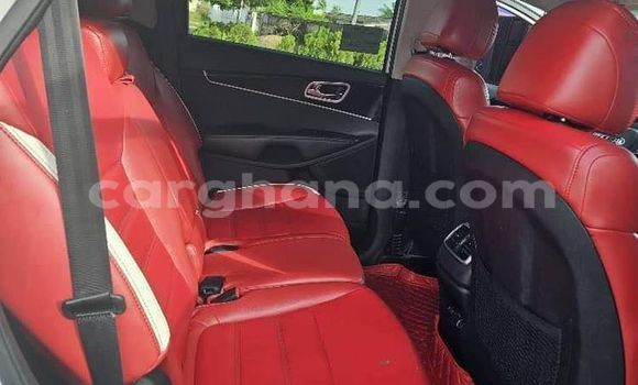 Ra Àlòkù Kia Sorento funfun Ọkọ̀ in Accra ni Greater Accra Ra Àlòkù Kia Sorento funfun Ọkọ̀ in Accra ni Greater Accra