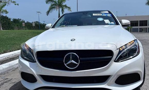 Ra Àlòkù Mercedes-Benz C-Classe funfun Ọkọ̀ in Accra ni Greater Accra