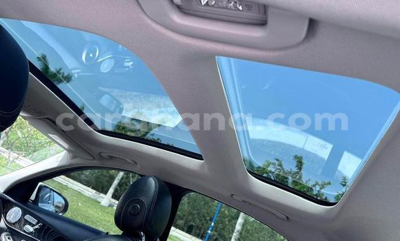 Ra Àlòkù Mercedes-Benz C-Classe funfun Ọkọ̀ in Accra ni Greater Accra Ra Àlòkù Mercedes-Benz C-Classe funfun Ọkọ̀ in Accra ni Greater Accra