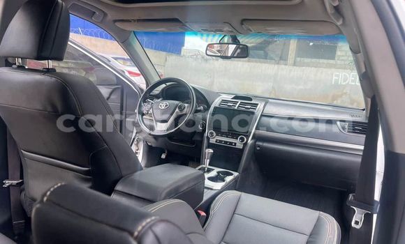 Sayi Na hannu Toyota Camry White Mota in Accra a Greater Accra Sayi Na hannu Toyota Camry White Mota in Accra a Greater Accra