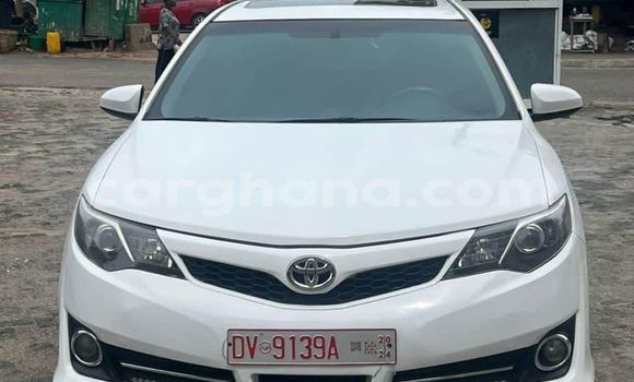 Sayi Na hannu Toyota Camry White Mota in Accra a Greater Accra Sayi Na hannu Toyota Camry White Mota in Accra a Greater Accra