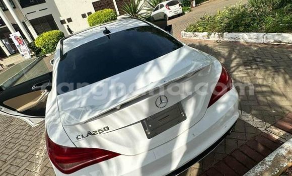 Ra Àlòkù Mercedes-Benz C-Classe funfun Ọkọ̀ in Aburi ni Oorun Ra Àlòkù Mercedes-Benz C-Classe funfun Ọkọ̀ in Aburi ni Oorun