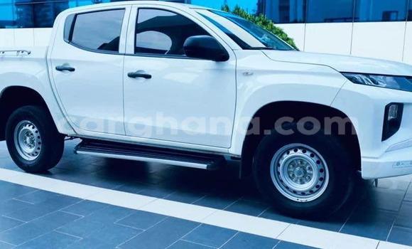 Ra Àlòkù Mitsubishi L200 funfun Ọkọ̀ in Accra ni Greater Accra Ra Àlòkù Mitsubishi L200 funfun Ọkọ̀ in Accra ni Greater Accra