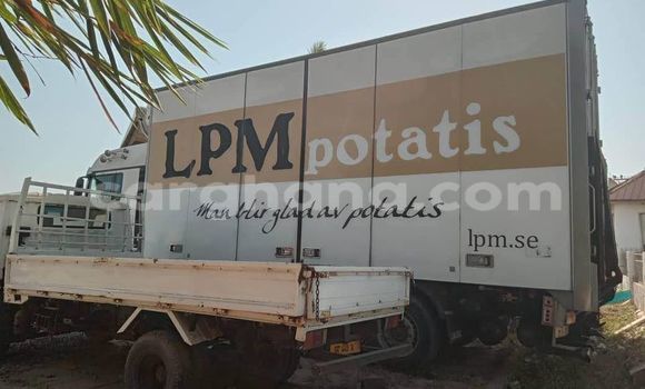 Ra Àlòkù Man Silent funfun Ọkọ̀ akẹ́rù ńlá in Accra ni Greater Accra Ra Àlòkù Man Silent funfun Ọkọ̀ akẹ́rù ńlá in Accra ni Greater Accra