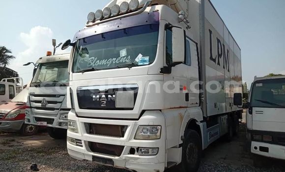 Ra Àlòkù Man Silent funfun Ọkọ̀ akẹ́rù ńlá in Accra ni Greater Accra Ra Àlòkù Man Silent funfun Ọkọ̀ akẹ́rù ńlá in Accra ni Greater Accra