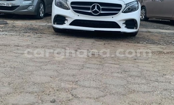 Ra Àlòkù Mercedes‒Benz C-klasse funfun Ọkọ̀ in Accra ni Greater Accra Ra Àlòkù Mercedes‒Benz C-klasse funfun Ọkọ̀ in Accra ni Greater Accra