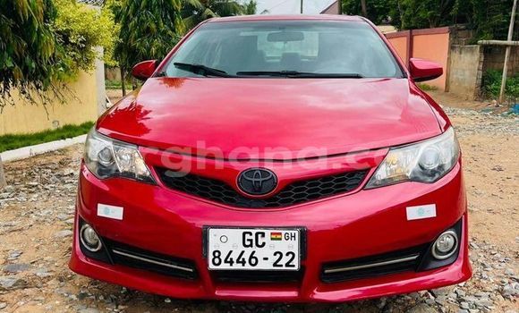Sayi Na hannu Toyota Camry Red Mota in Accra a Greater Accra