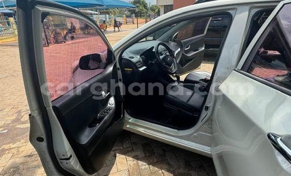 Buy Used Kia Morning White Car in Accra in Greater Accra Buy Used Kia Morning White Car in Accra in Greater Accra
