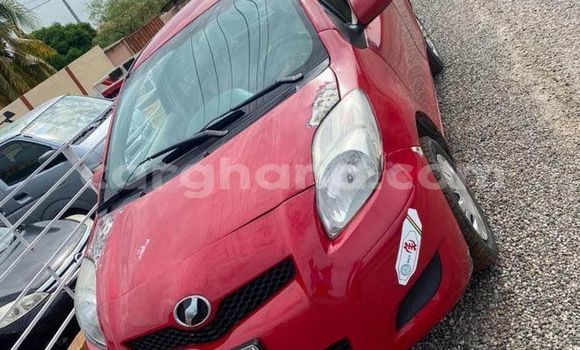 Ra Àlòkù Toyota Vitz Red Ọkọ̀ in Aburi ni Oorun