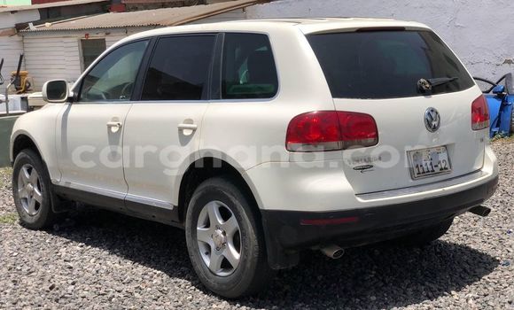 Sayi Na hannu Volkswagen Touareg White Mota in Accra a Greater Accra Sayi Na hannu Volkswagen Touareg White Mota in Accra a Greater Accra