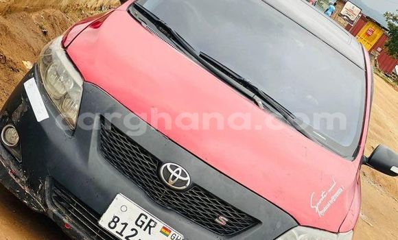 Sayi Na hannu Toyota Corolla Red Mota in Accra a Greater Accra