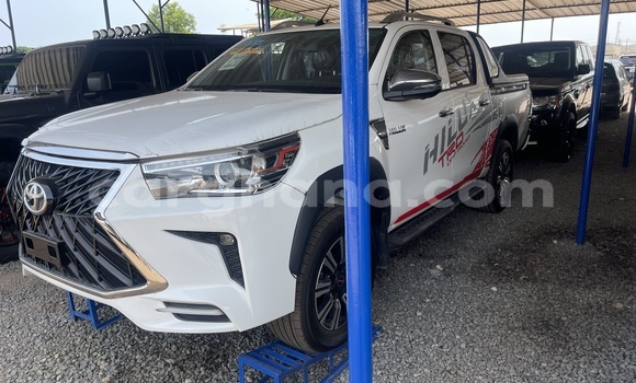 Buy Used Toyota Hilux White Car in Tema in Greater Accra Buy Used Toyota Hilux White Car in Tema in Greater Accra