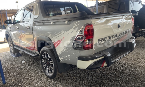 Buy Used Toyota Hilux White Car in Tema in Greater Accra Buy Used Toyota Hilux White Car in Tema in Greater Accra