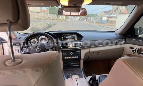 Buy Used Mercedes‒Benz E–Class White Car in Accra in Greater Accra Buy Used Mercedes‒Benz E–Class White Car in Accra in Greater Accra