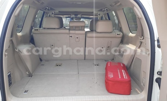 Ra Àlòkù Toyota Prado funfun Ọkọ̀ in Aburi ni Oorun Ra Àlòkù Toyota Prado funfun Ọkọ̀ in Aburi ni Oorun