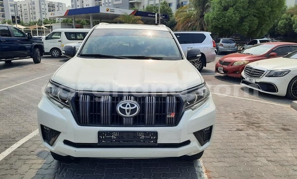 Ra Àlòkù Toyota Prado funfun Ọkọ̀ in Aburi ni Oorun Ra Àlòkù Toyota Prado funfun Ọkọ̀ in Aburi ni Oorun