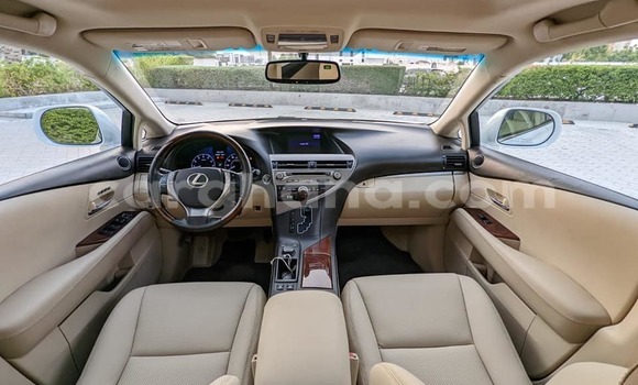 Ra Àlòkù Lexus RX 350 funfun Ọkọ̀ in Accra ni Greater Accra Ra Àlòkù Lexus RX 350 funfun Ọkọ̀ in Accra ni Greater Accra