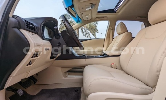 Ra Àlòkù Lexus RX 350 funfun Ọkọ̀ in Accra ni Greater Accra Ra Àlòkù Lexus RX 350 funfun Ọkọ̀ in Accra ni Greater Accra