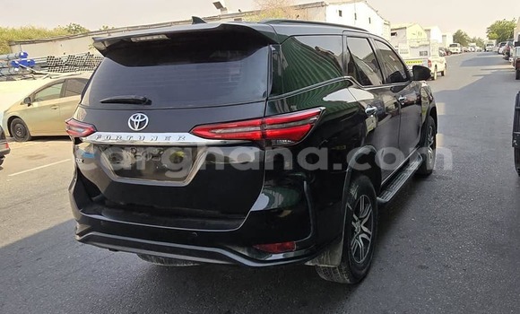 Ra Àlòkù Toyota Fortuner Black Ọkọ̀ in Accra ni Greater Accra Ra Àlòkù Toyota Fortuner Black Ọkọ̀ in Accra ni Greater Accra