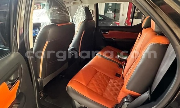 Ra Àlòkù Toyota Fortuner Black Ọkọ̀ in Accra ni Greater Accra Ra Àlòkù Toyota Fortuner Black Ọkọ̀ in Accra ni Greater Accra
