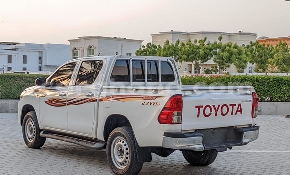 Ra Àlòkù Toyota Hilux funfun Ọkọ̀ in Accra ni Greater Accra Ra Àlòkù Toyota Hilux funfun Ọkọ̀ in Accra ni Greater Accra