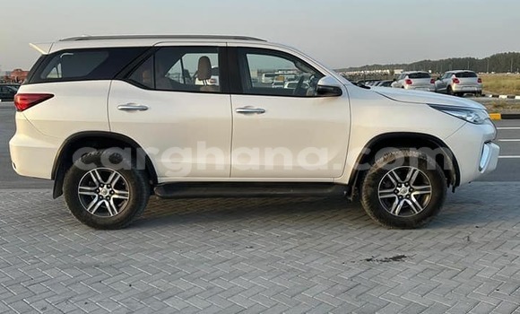Buy Used Toyota Fortuner White Car in Accra in Greater Accra Buy Used Toyota Fortuner White Car in Accra in Greater Accra