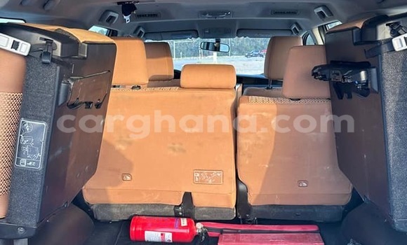 Ra Àlòkù Toyota Fortuner funfun Ọkọ̀ in Accra ni Greater Accra Ra Àlòkù Toyota Fortuner funfun Ọkọ̀ in Accra ni Greater Accra