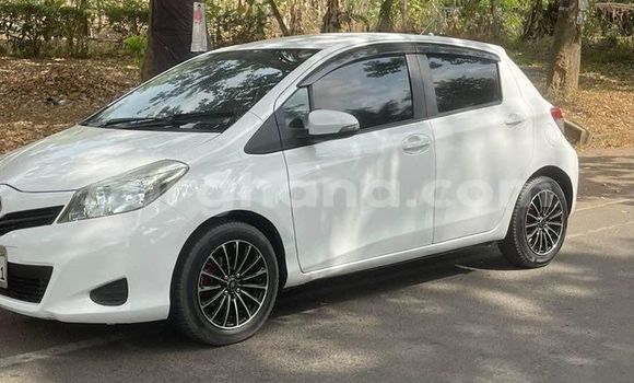 Buy Used Toyota Vitz White Car in Accra in Greater Accra Buy Used Toyota Vitz White Car in Accra in Greater Accra